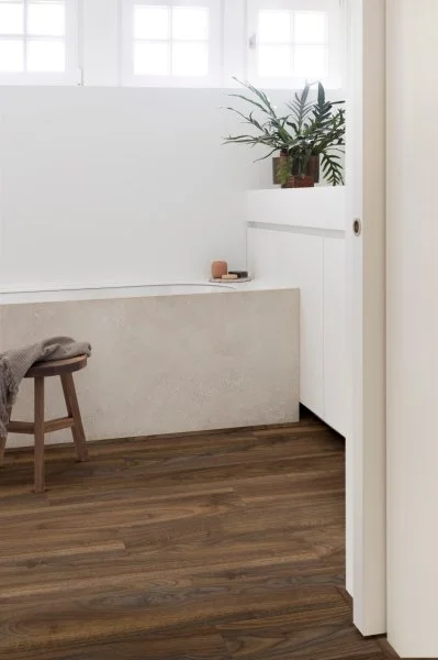 LVT-плитка Moduleo Roots Glue 0.55 English Walnut 20896BE в Санкт-Петербурге