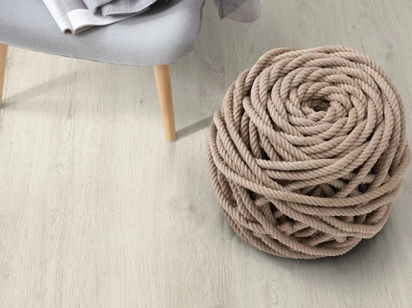 Ламинат Egger PRO 8/33 4V Дуб Кортина белый EPL034 в Санкт-Петербурге