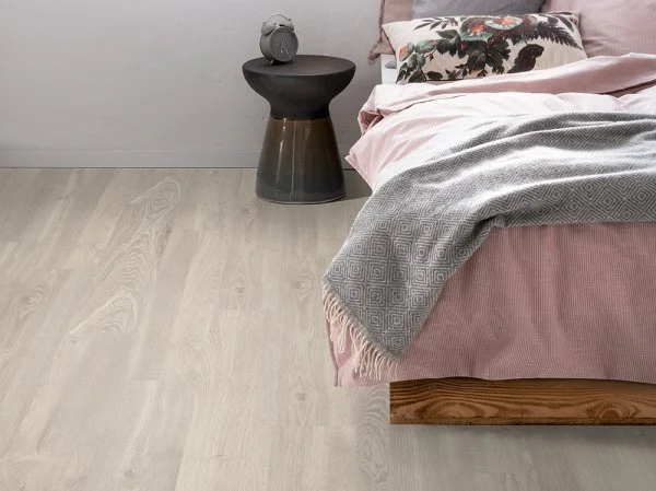 Ламинат Egger PRO 8/33 Дуб Кортон белый EPL051 в Санкт-Петербурге