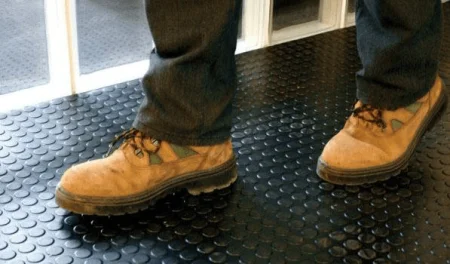 Противоскользящее резиновое покрытие Пятачки (1,0х10м) в Санкт-Петербурге